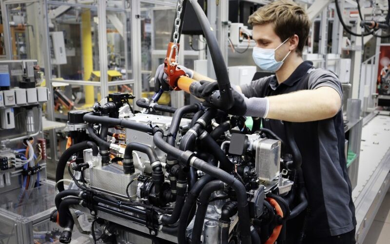 Mercedes uruchomi w Berlinie produkcję silników elektrycznych