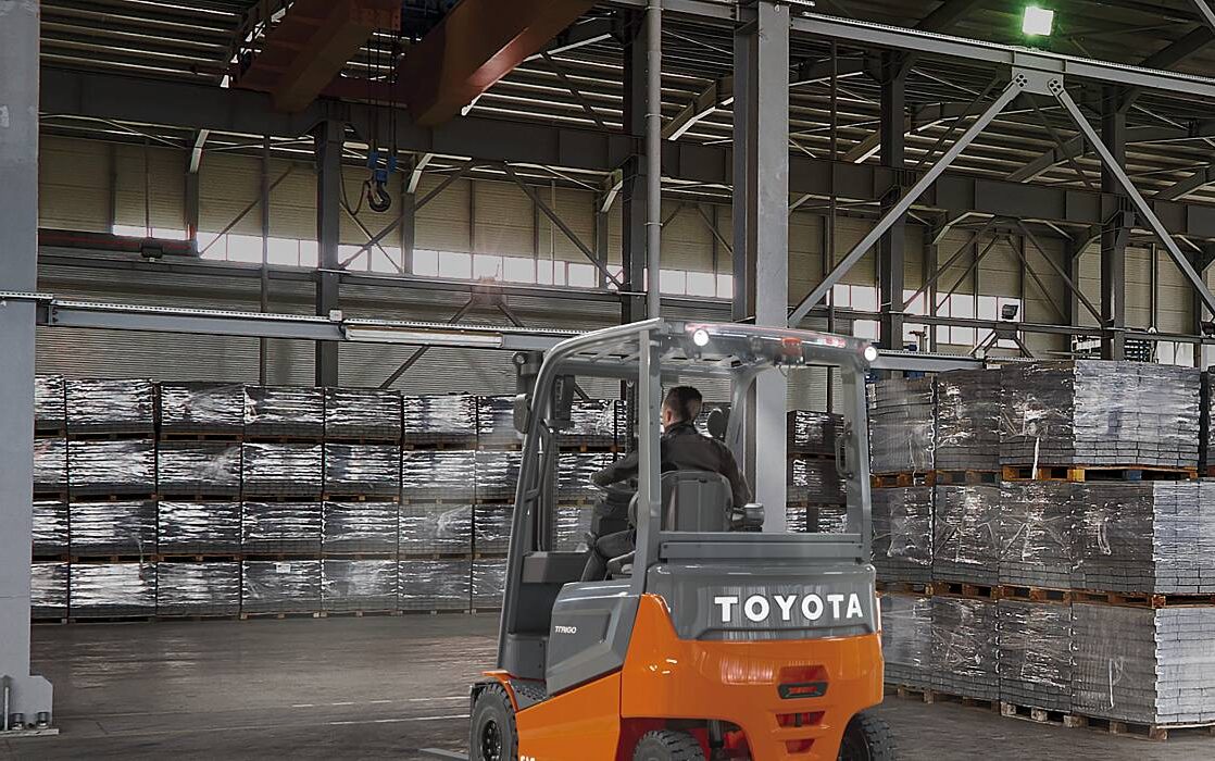 Nowa gama elektrycznych wózków widłowych z przeciwwagą Toyota Traigo80