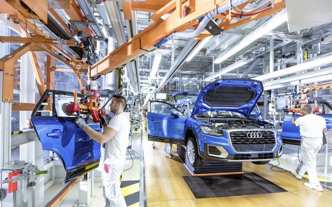 Nowoczesna fabryka samochodów elektrycznych Audi