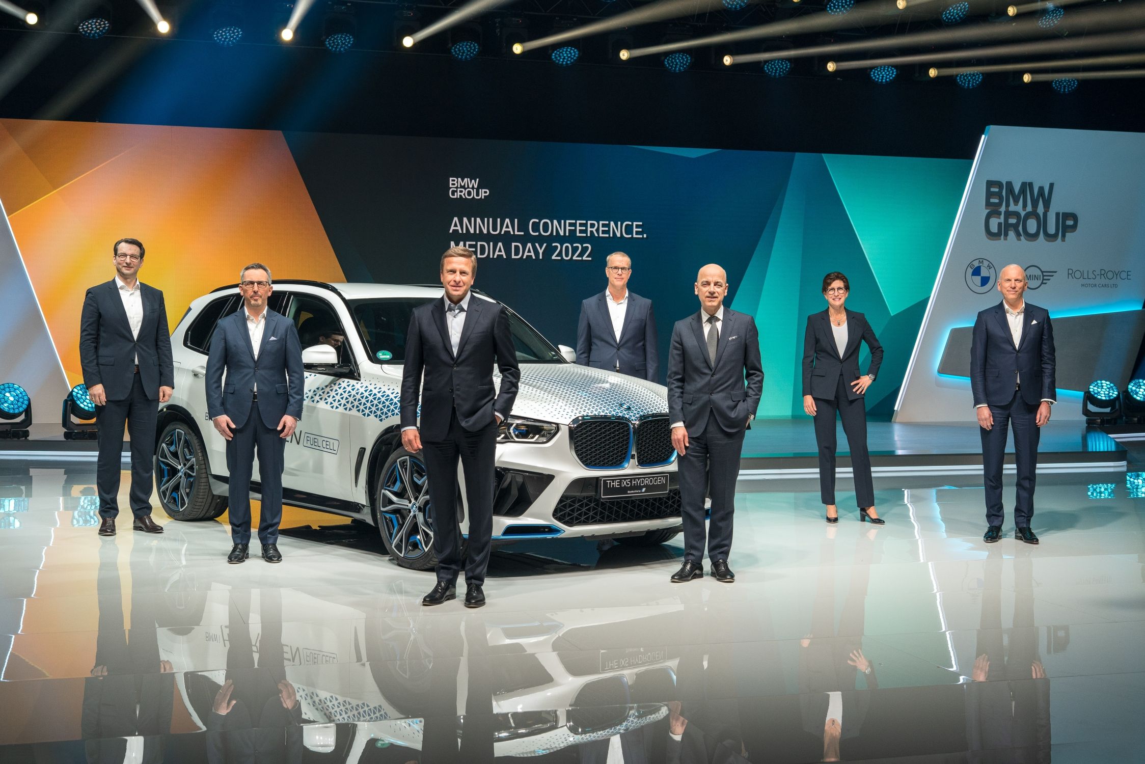 Transformacja i odpowiedzialność: BMW Group przyspiesza zmiany technologiczne na rzecz zrównoważonej przyszłości