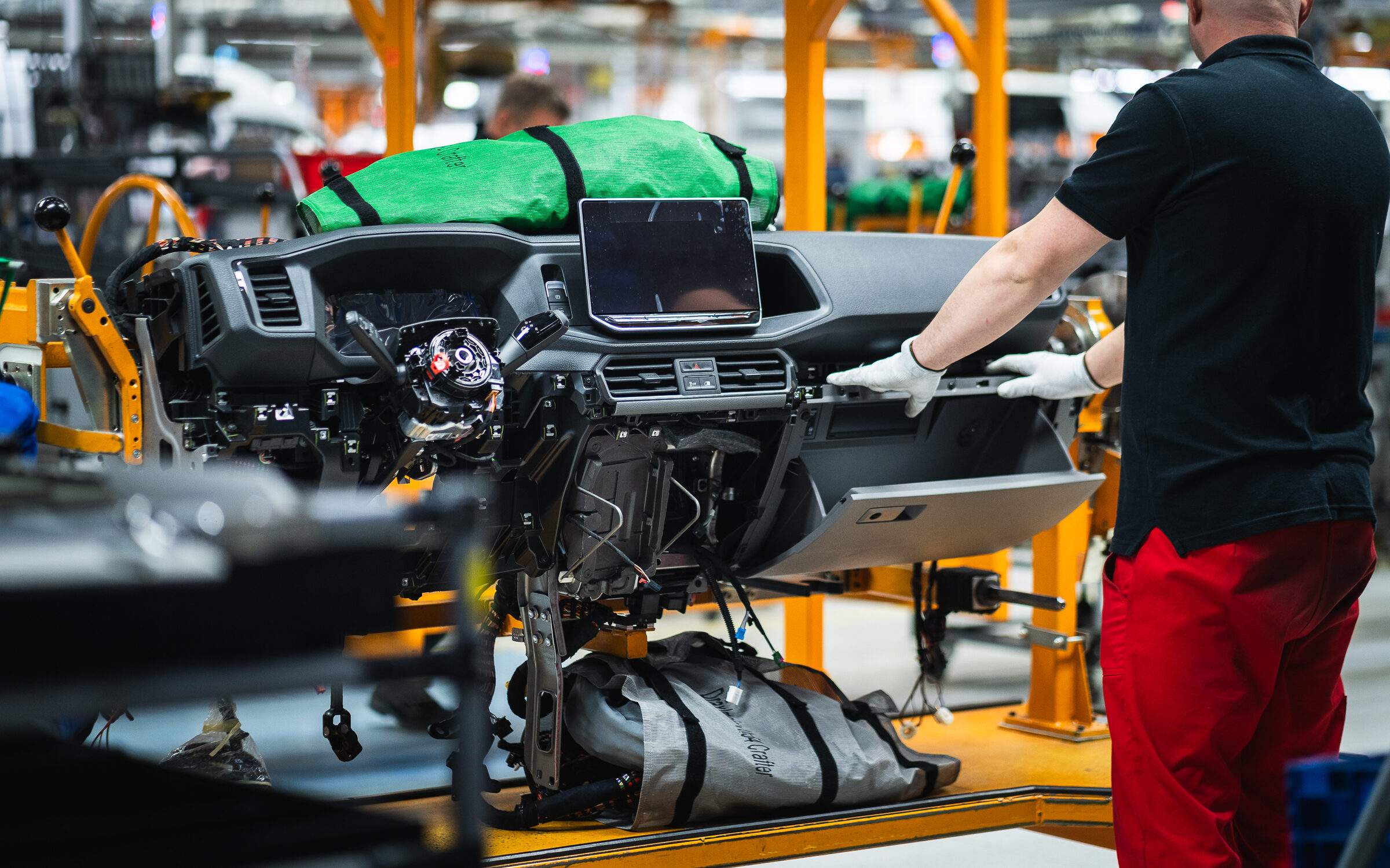 W fabryce we Wrześni rozpoczęła się produkcja nowego Volkswagena Craftera