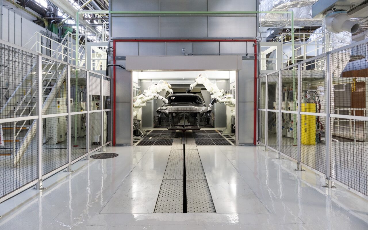 Jak zbudować bezemisyjne fabryki? Toyota optymalizuje produkcję samochodów