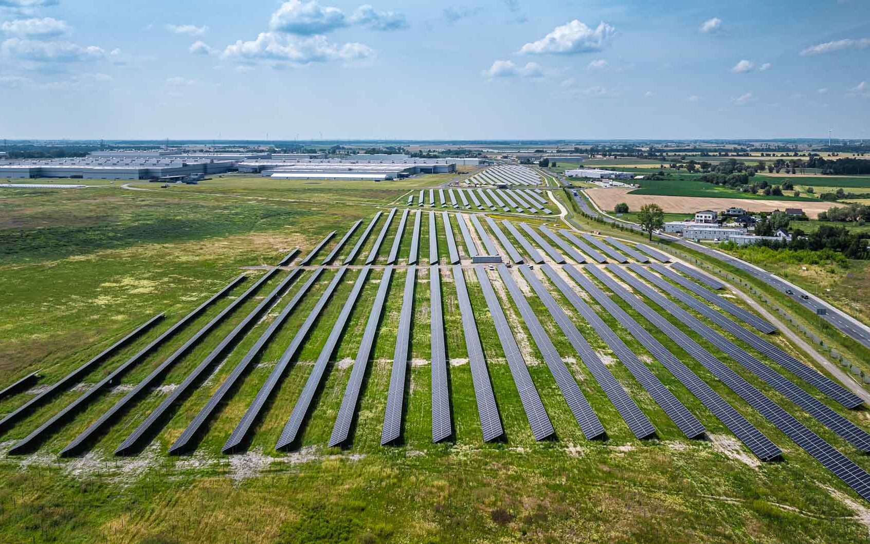 Fabrykę Volkswagena we Wrześni zasila dziś wyłącznie energia słoneczna