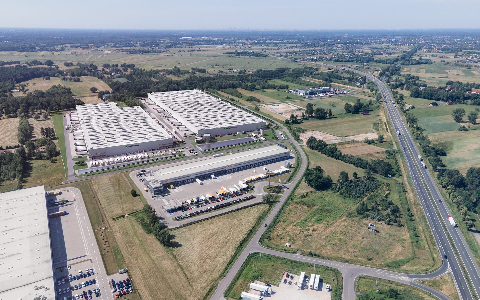 ALDI, sieć dyskontów, uruchomi trzecie centrum dystrybucyjne w Polsce. W podwarszawskim CTPark Warsaw Emilianów powstanie magazyn centralny o powierzchni 43 000 mkw. Jego otwarcie zaplanowano na Q1 2026 roku.