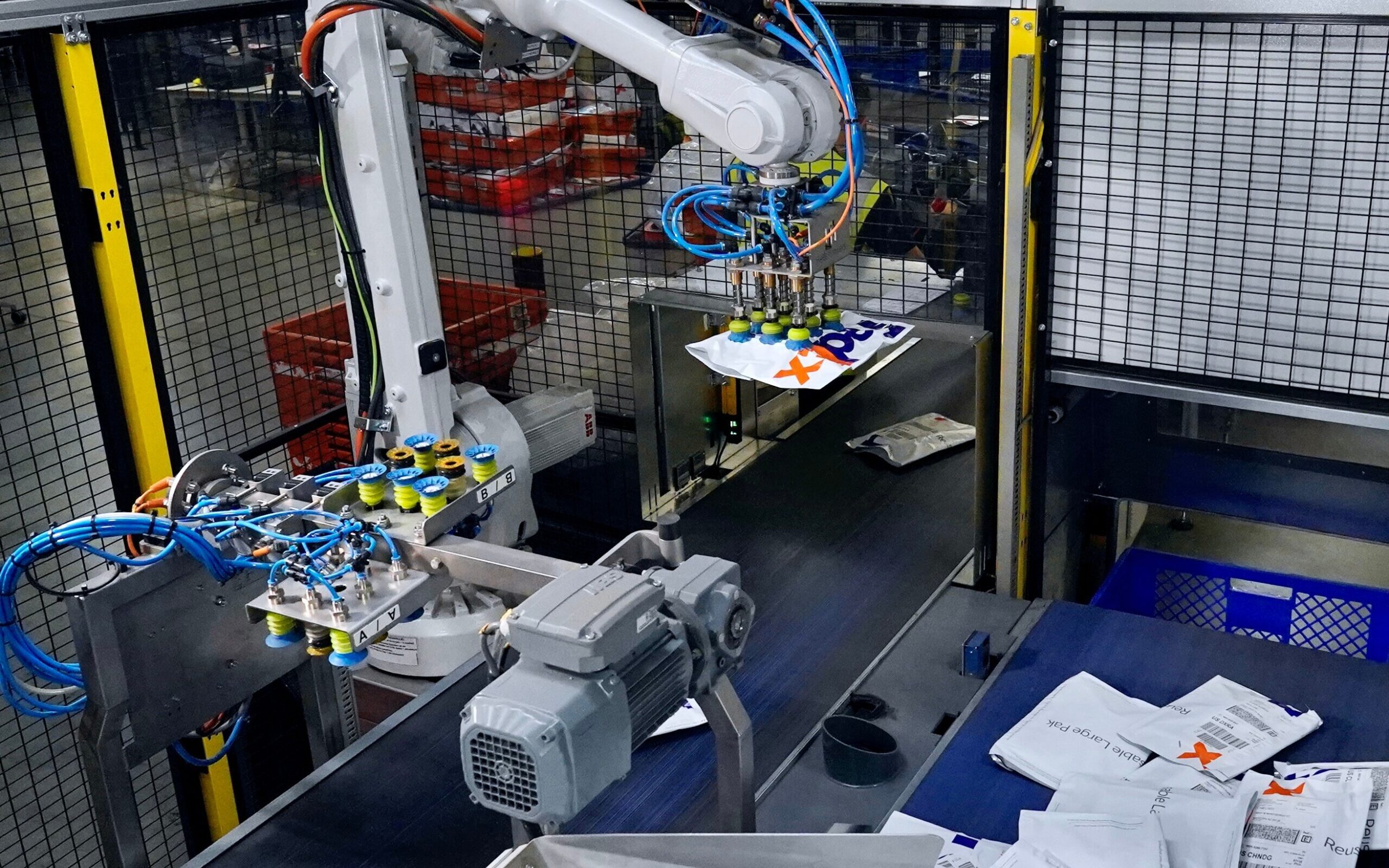 Zrobotyzowane ramię sortujące usprawni operacje FedEx w Kolonii