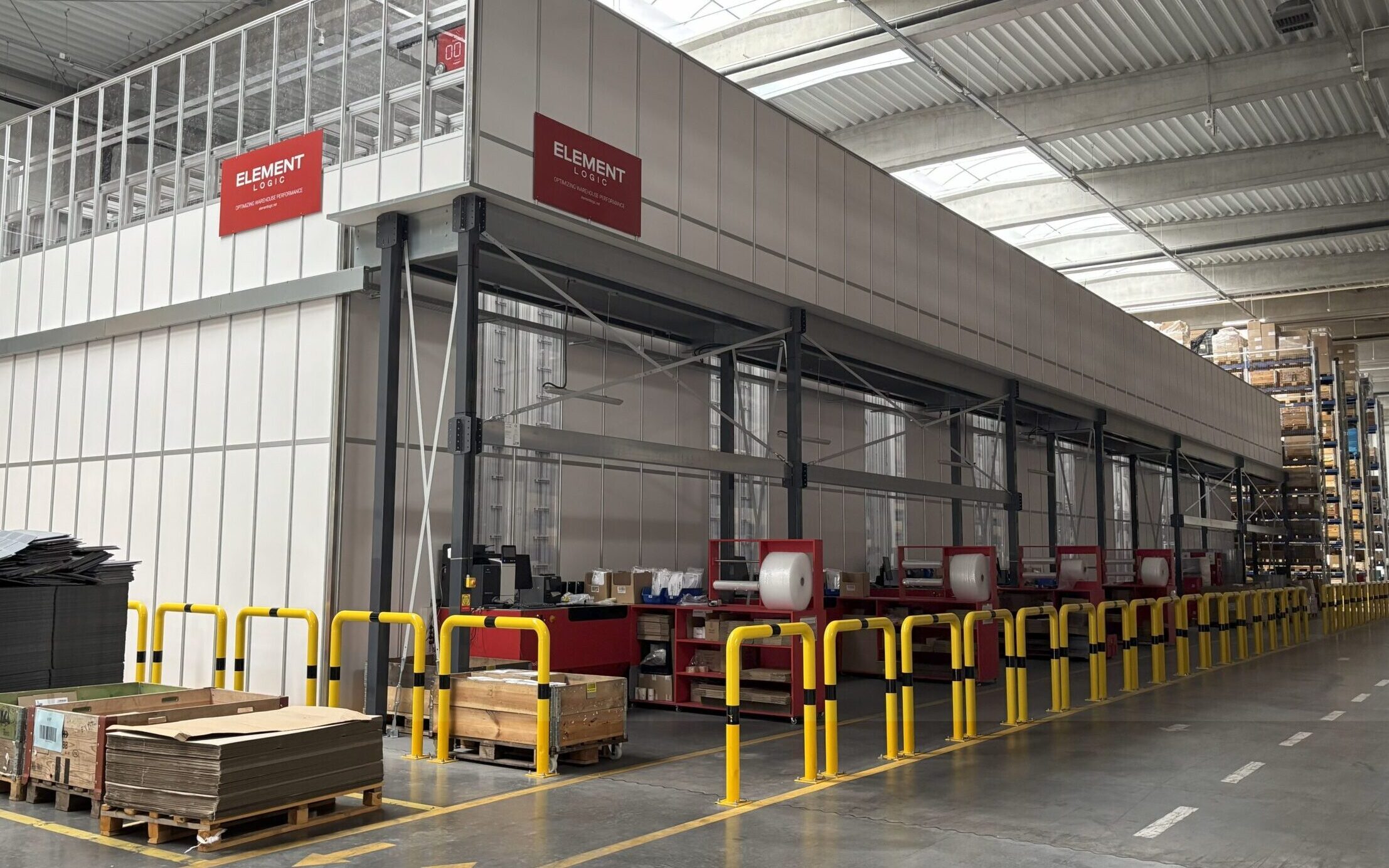 Stadler podkręca tempo automatyzacji dzięki Element Logic i AutoStore