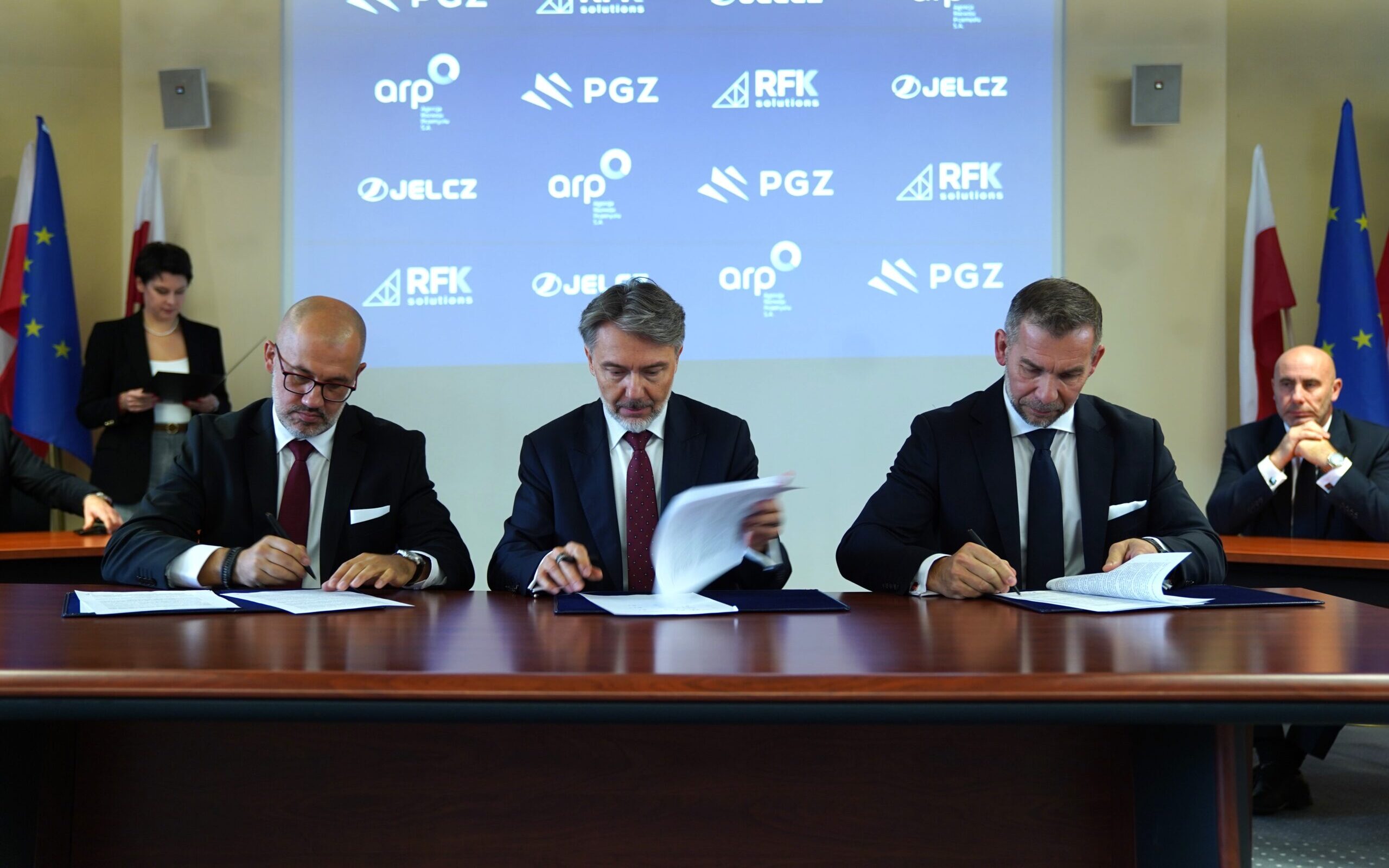 Jelcz i PGZ uruchamiają produkcję pojazdów wojskowych w Raciborzu