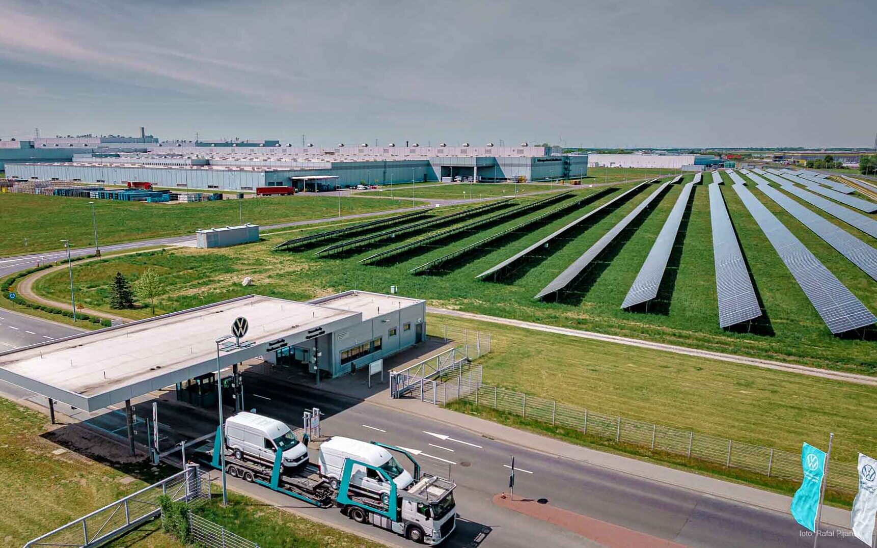 Neutralność klimatyczna w praktyce – Volkswagen Poznań inwestuje w kolejne źródła zielonej energii