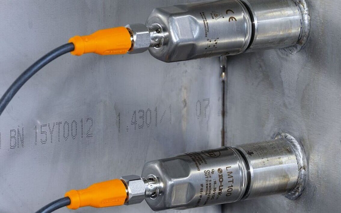 Bezpieczny proces zaczyna się od pewnego pomiaru – czujniki LMT i LMC od ifm electronic 