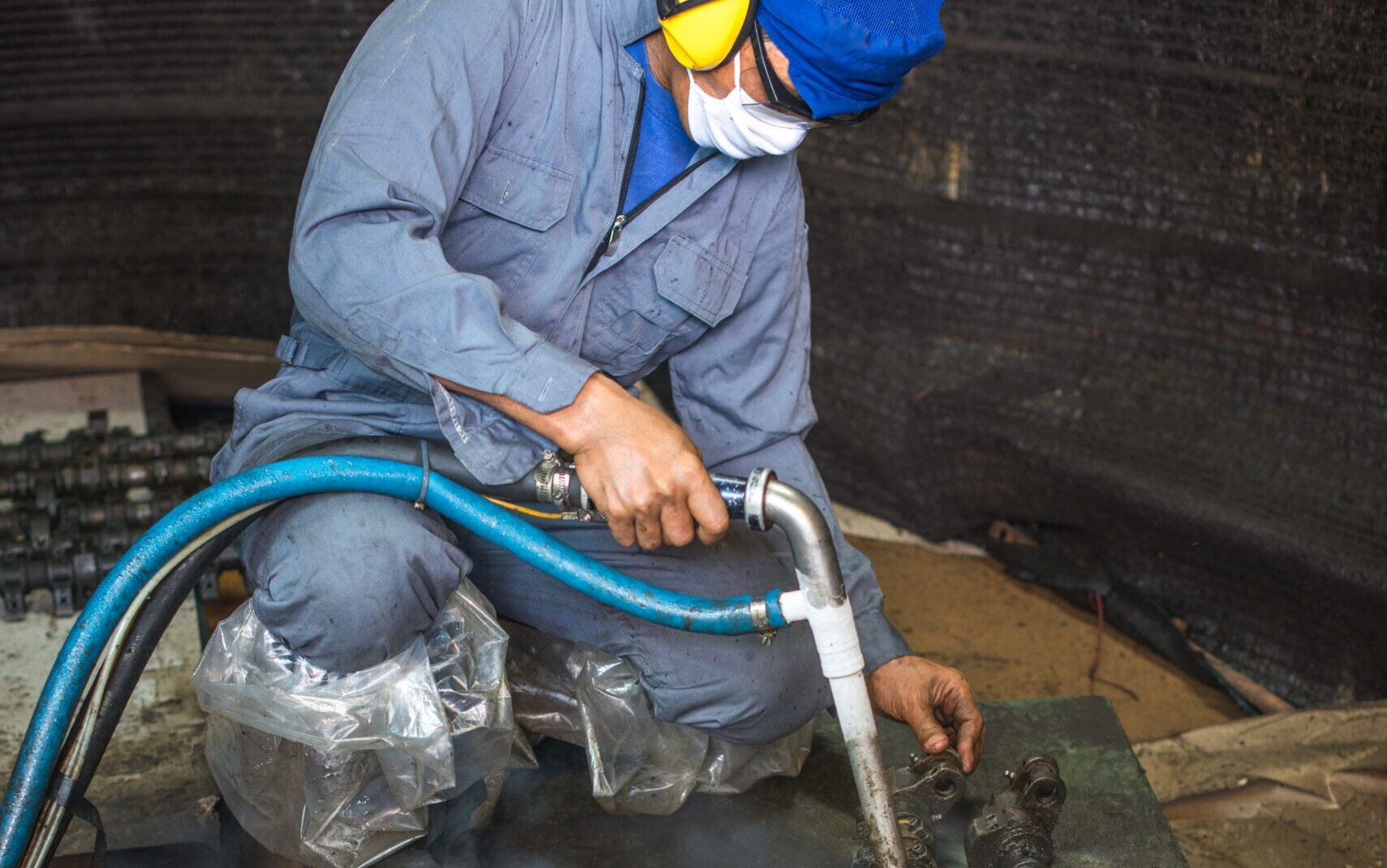 Planowe przestoje, nie awarie: jak włączyć czyszczenie suchym lodem do strategii UR