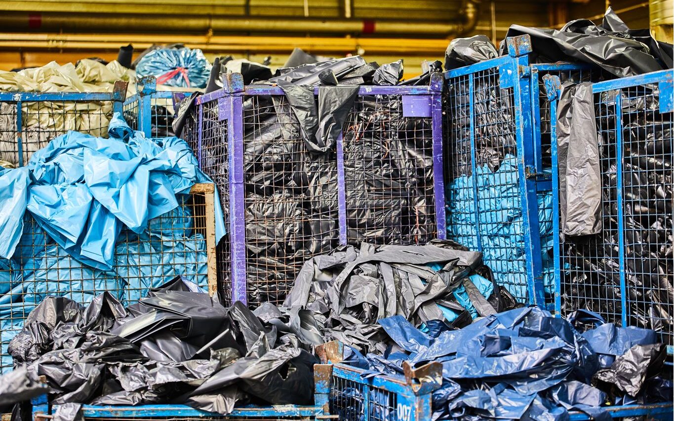 Kto kontroluje recyklat, ten kontroluje rynek? Konsolidacja zmienia sektor recyklingu w Europie