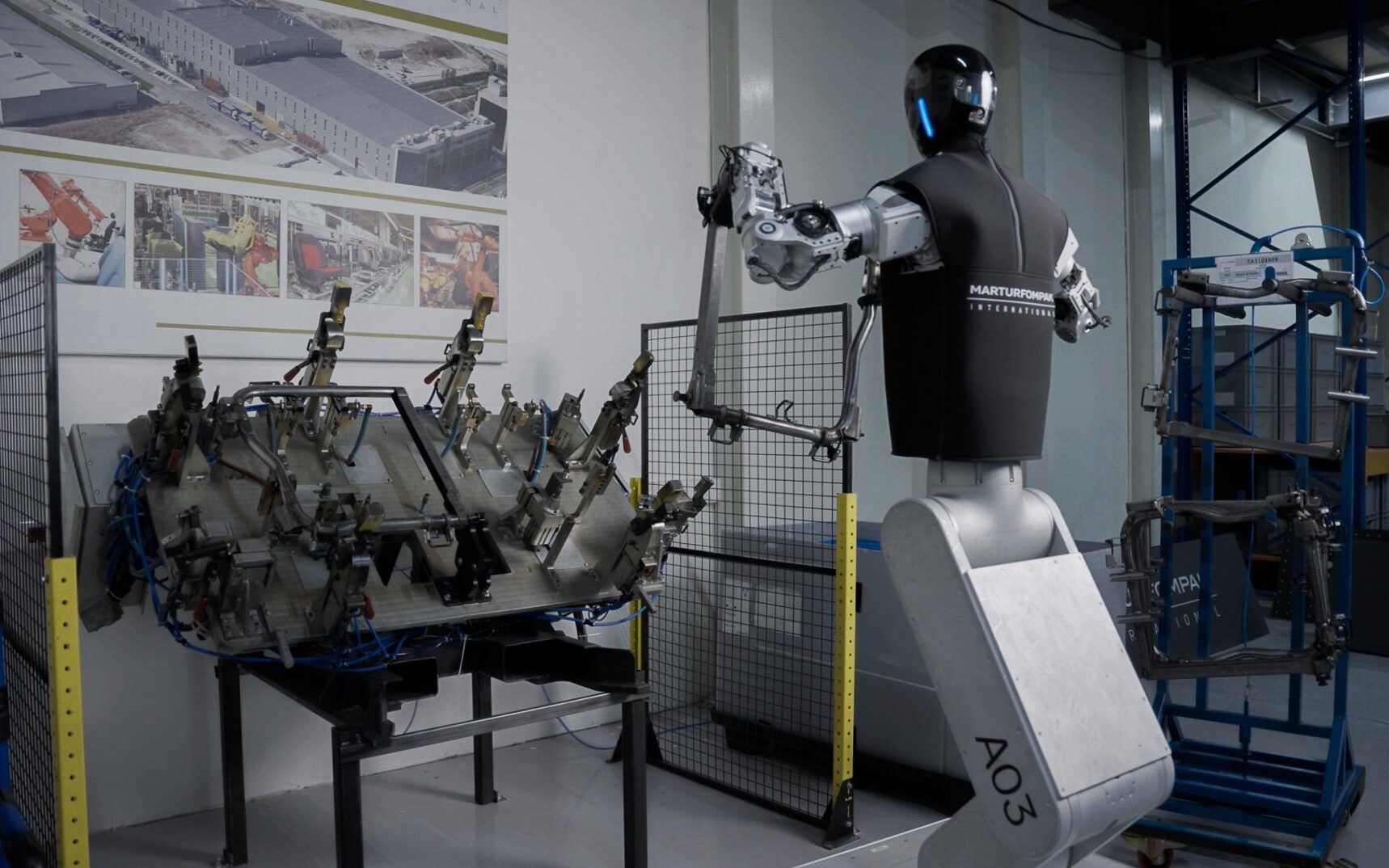 Roboty humanoidalne wchodzą do fabryk motoryzacyjnych. Przełomowe wdrożenie Martur Fompak i SAP